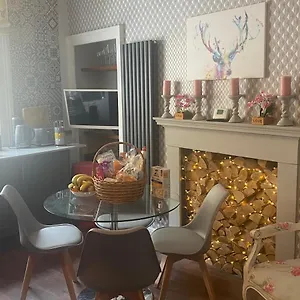 Georgian At Thomas Street Double Bedroom And Two Single Trundle Beds Apartment